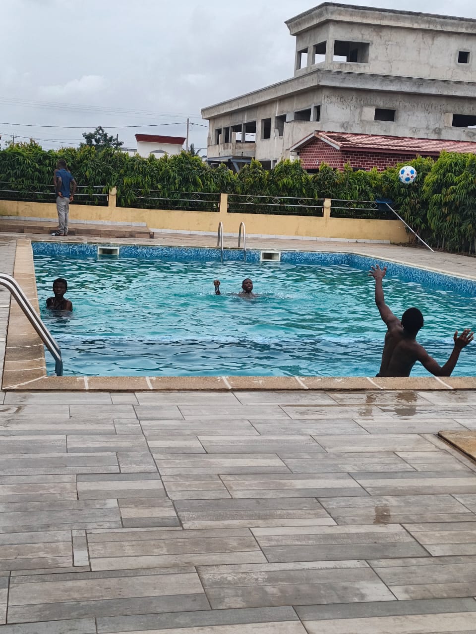 Piscine - Hôtel Résidence La Baie des Lacs à Daloa